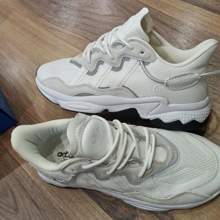 Кроссовки adidas ozweego