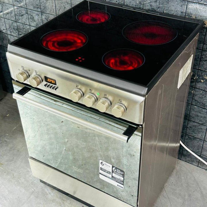 Плита электрическая Hotpoint Ariston