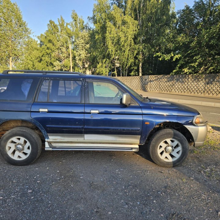 Mitsubishi Pajero Sport, 2000