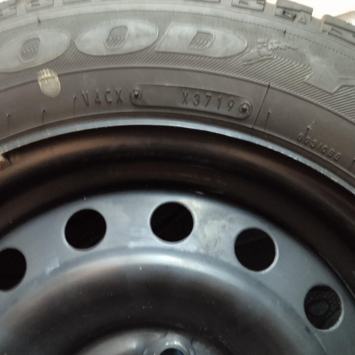 Шины Goodyear Vector 4Seasons M+S 165/65 R14 79H