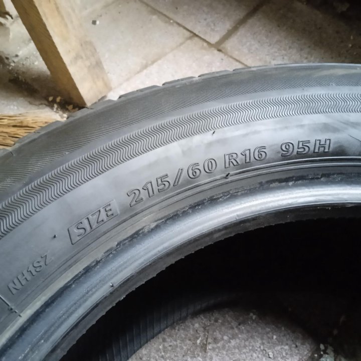 Bridgestone 215/60R16 (Япония)