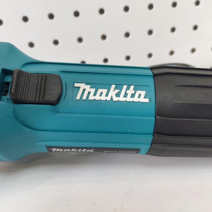 Болгарка сетевая Makita.