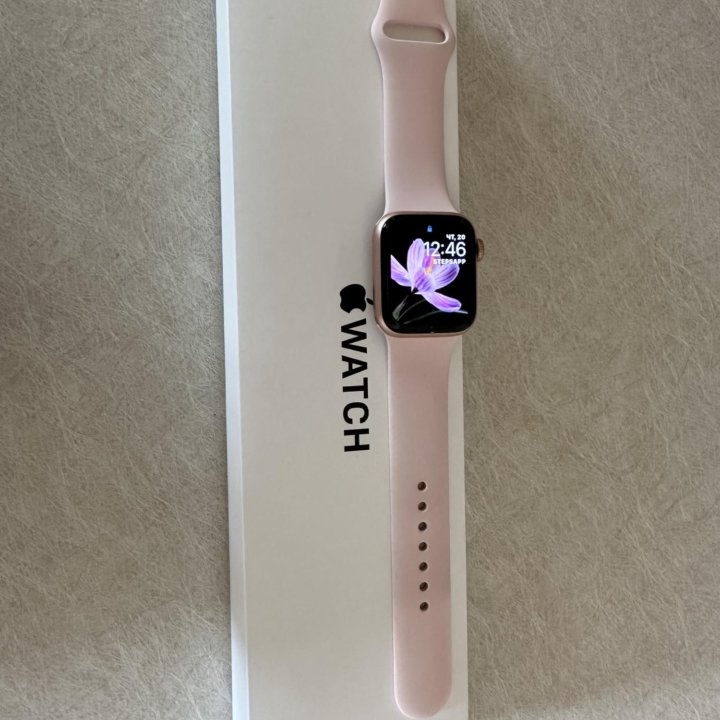 Часы Apple Watch SE 40 мм