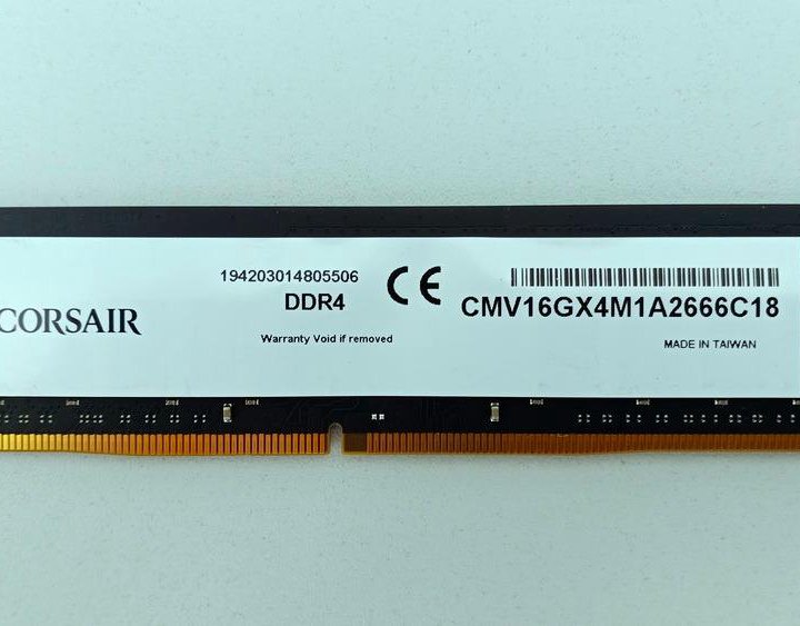 Модуль памяти Corsair 16GB DDR4