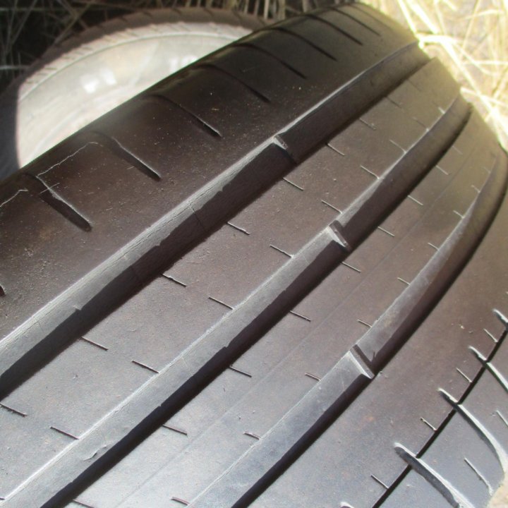 2шт 235 \ 45 ZR17 Michelin