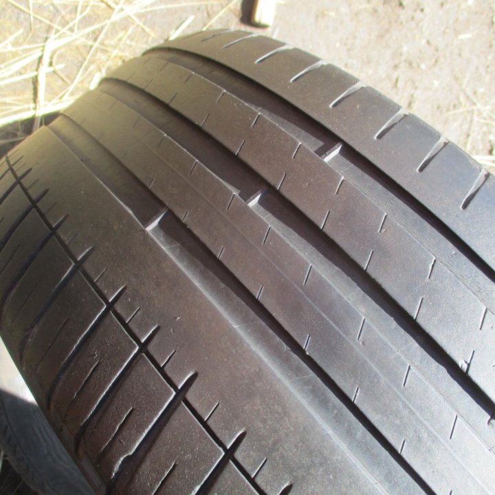 2шт 235 \ 45 ZR17 Michelin