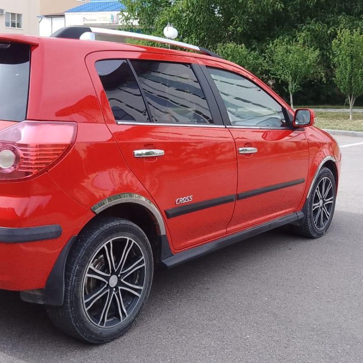 Geely MK Cross, 2013