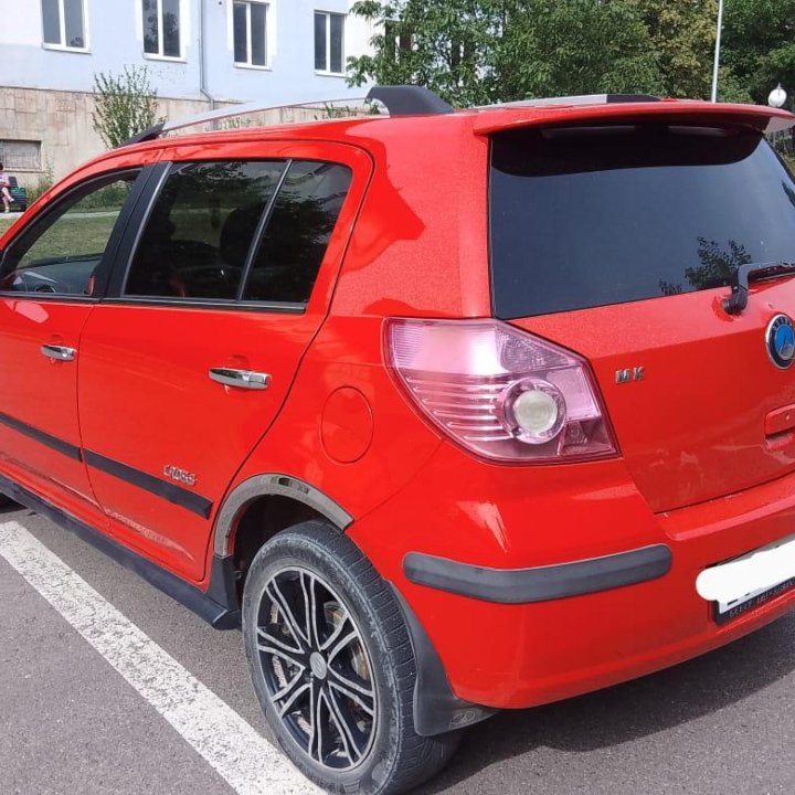 Geely MK Cross, 2013