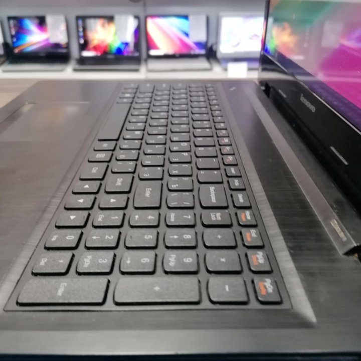 Ноутбук Lenovo мощный (1215 Н2)