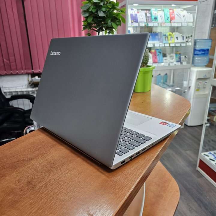 Игровой ультрабук Lenovo i7/8gb/SSD