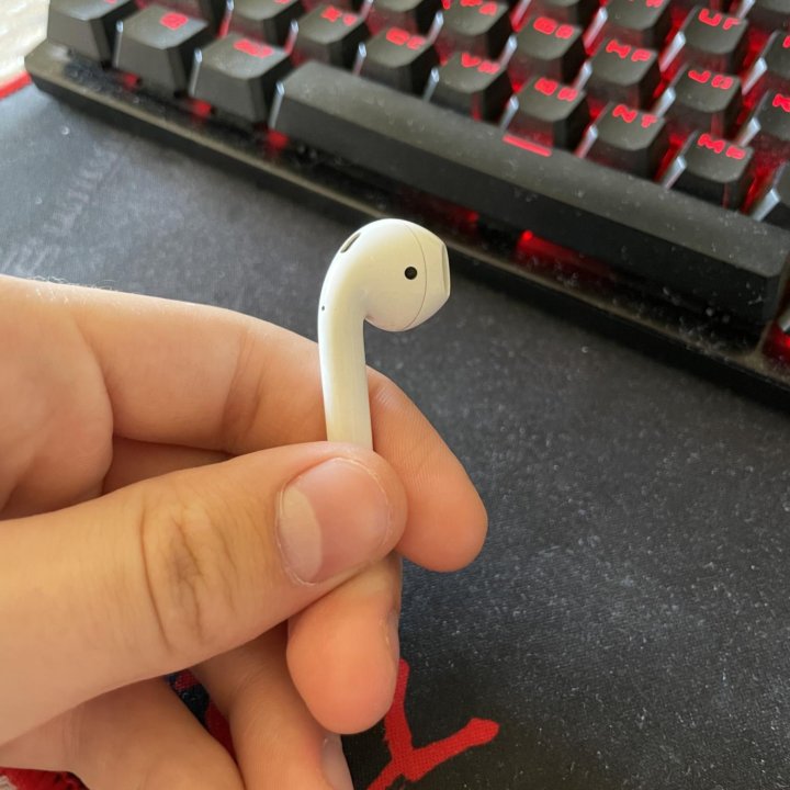 Airpods 1 наушник правый