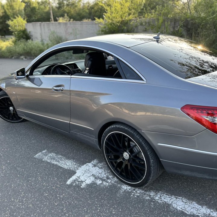 Mercedes-Benz E-Класс, 2011