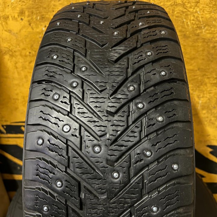 Зимние шины Nokian Hakkapeliitta 8 R17 Все шипы