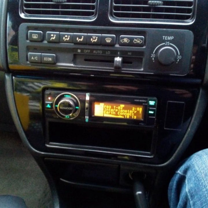 Автомагнитола Kenwood kdc 6051U