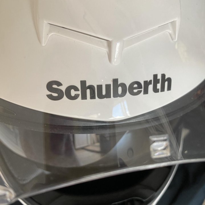 Совершенно новый schuberth S2