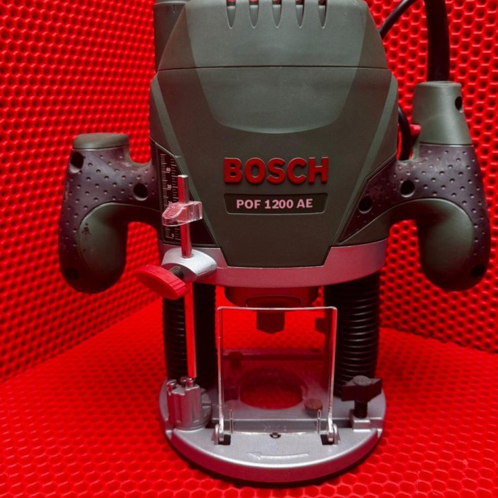 Фрезер Bosch POF 1200 AE (Дм)