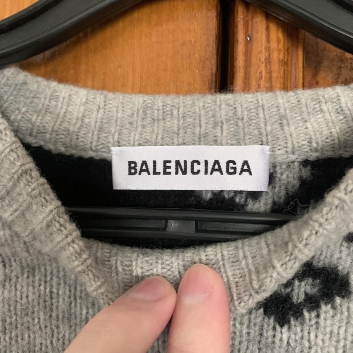 Свитер Balenciaga оригинал