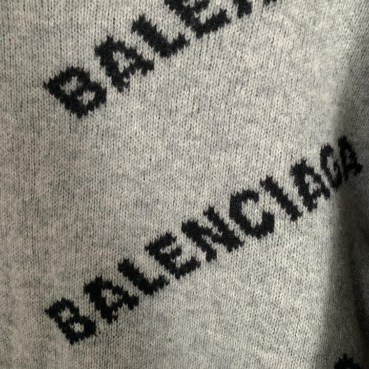 Свитер Balenciaga оригинал