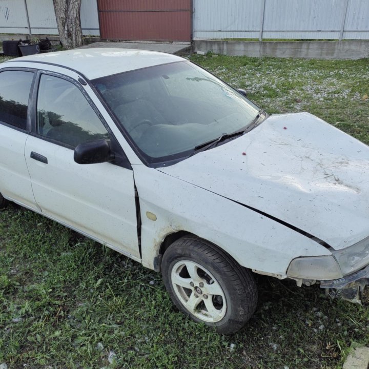 Mitsubishi Lancer, 1998