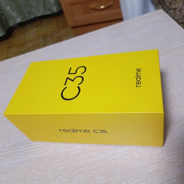 Телефон Realme c35