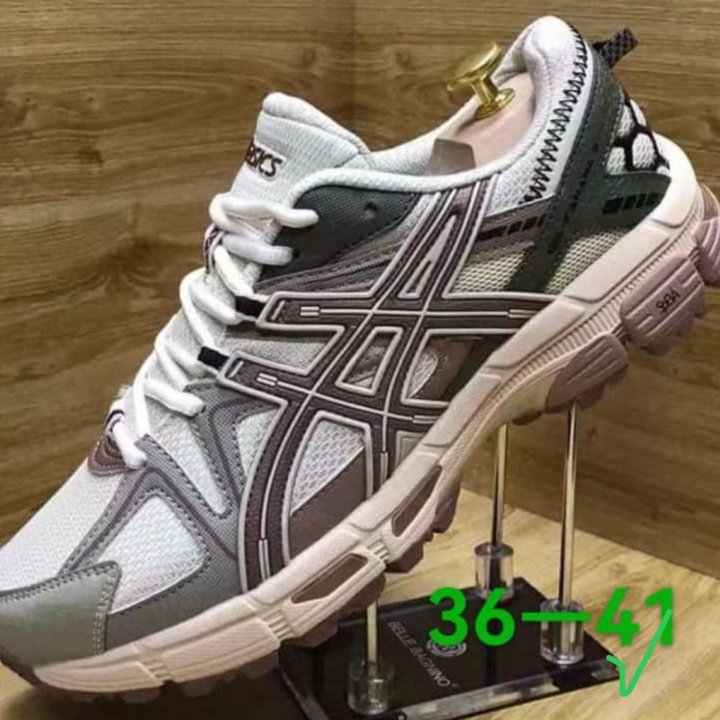 Кроссовки ASICS