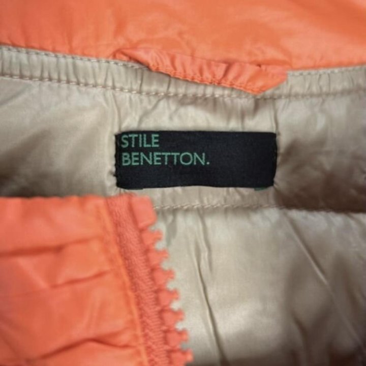 Ветровка женская бренда Benetton