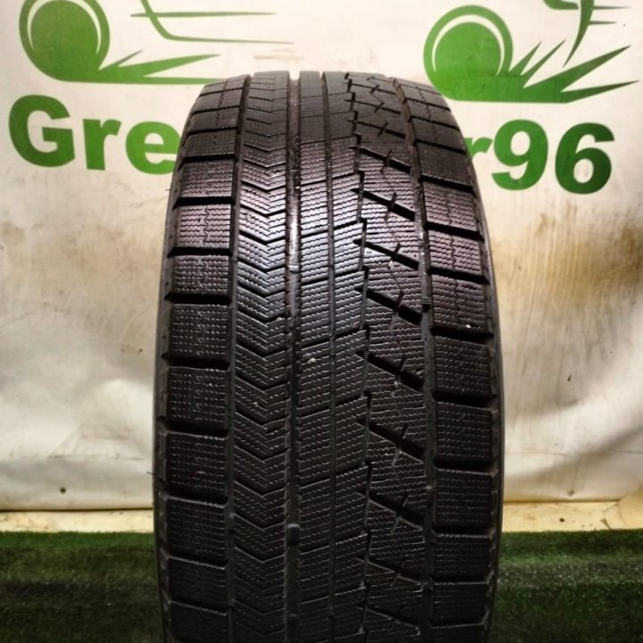 235/45 R17 Bridgestone Studless Blizzak VRX