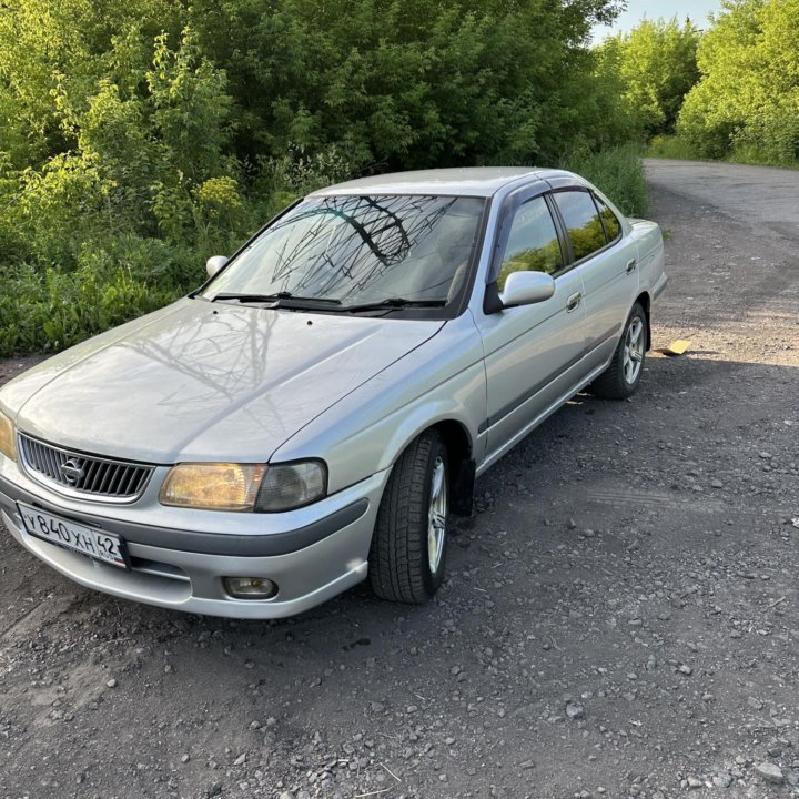 Nissan Sunny, 2001