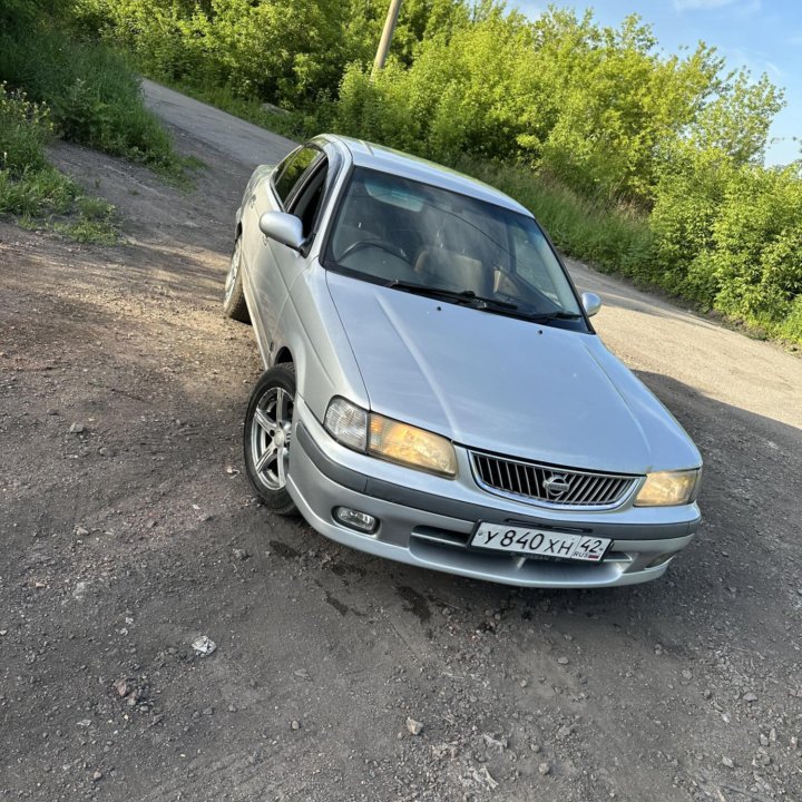 Nissan Sunny, 2001