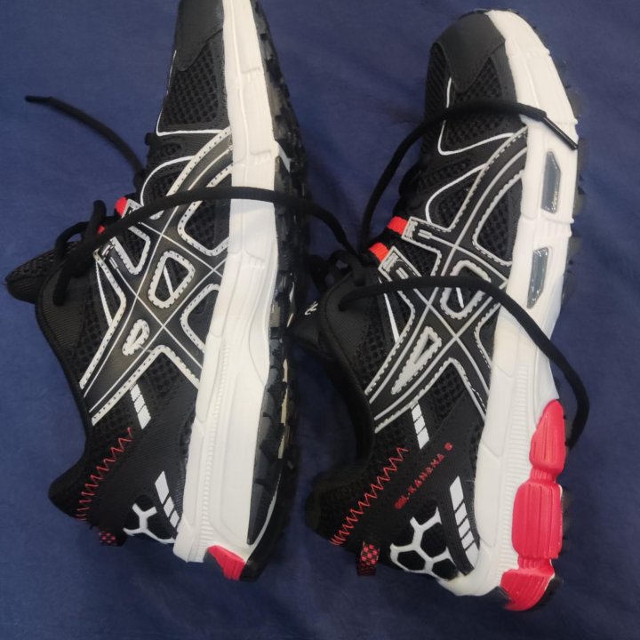 Кроссовки новые ASICS