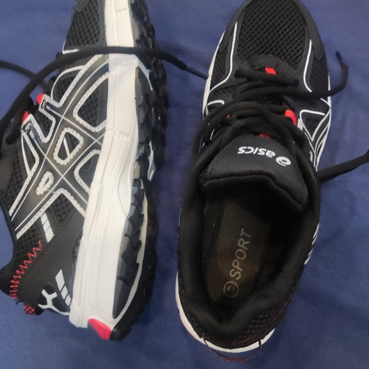 Кроссовки новые ASICS