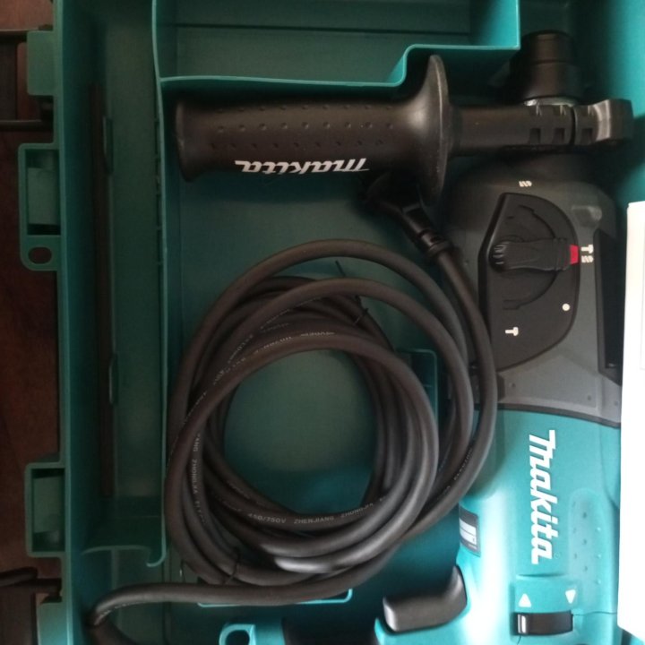 Перфоратор Makita HR2470 оригинал