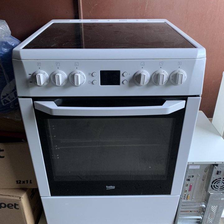 Плита BEKO CSM 67300 GW