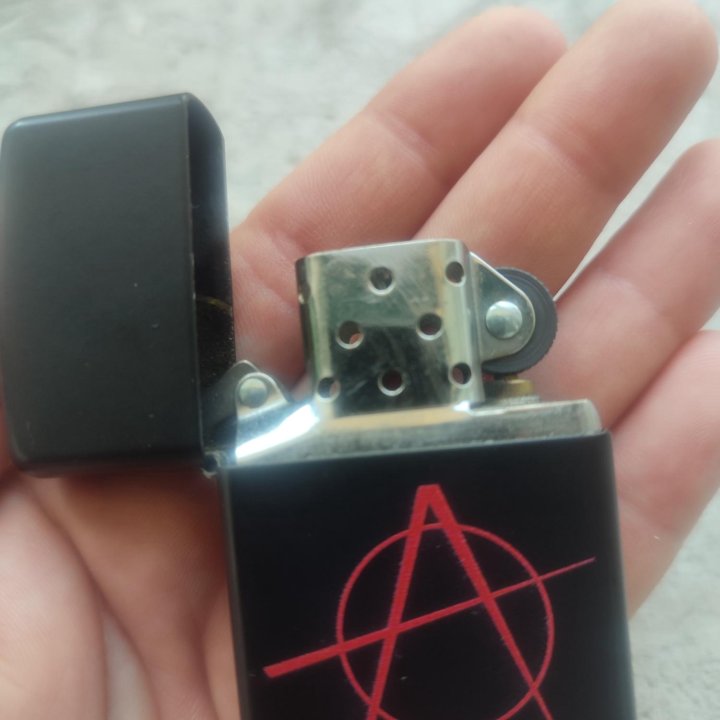 Зажигалка Zippo