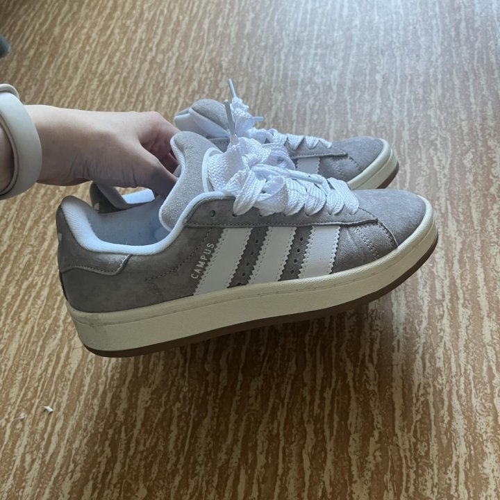 Adidas campus 00’s