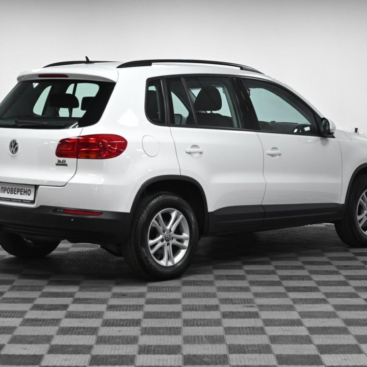 Volkswagen Tiguan, 2011