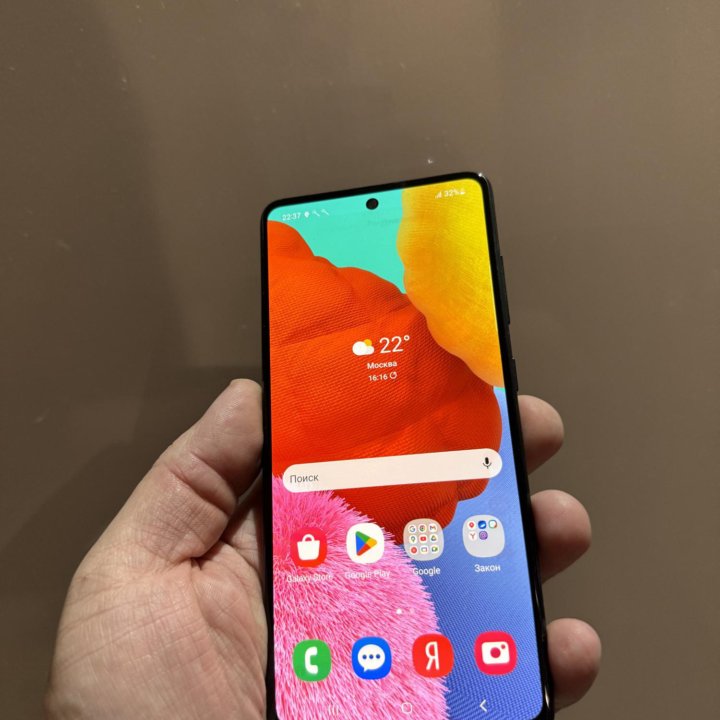 Продам Samsung A51 6/128Gb