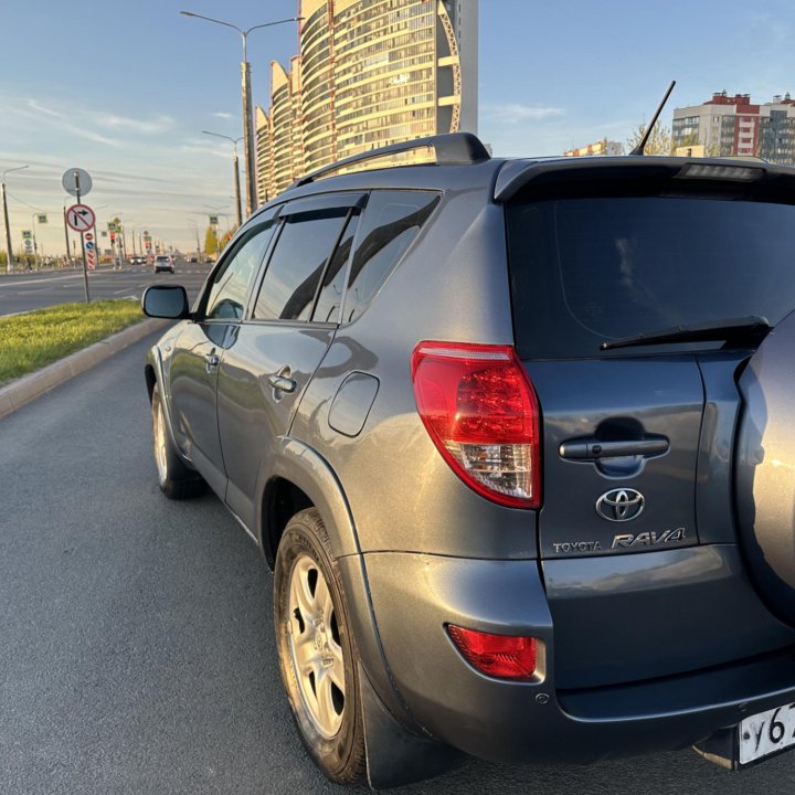 Toyota RAV4, 2008