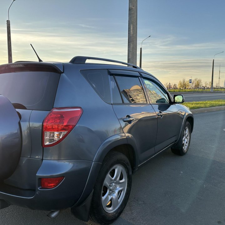 Toyota RAV4, 2008