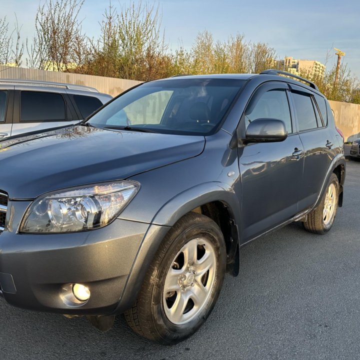 Toyota RAV4, 2008