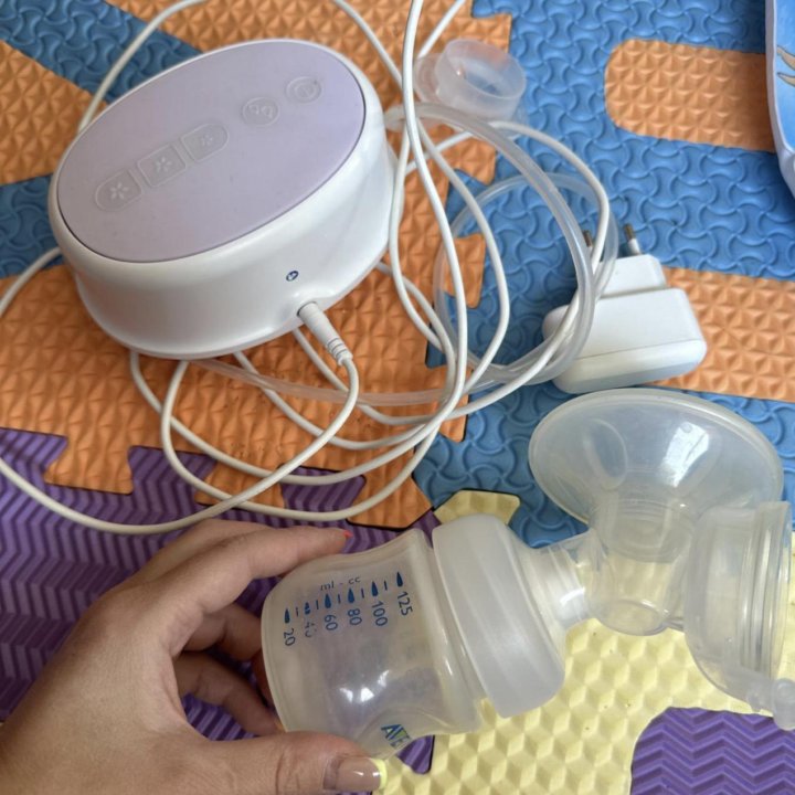 Молокоотсос Philips Avent и бутылочки