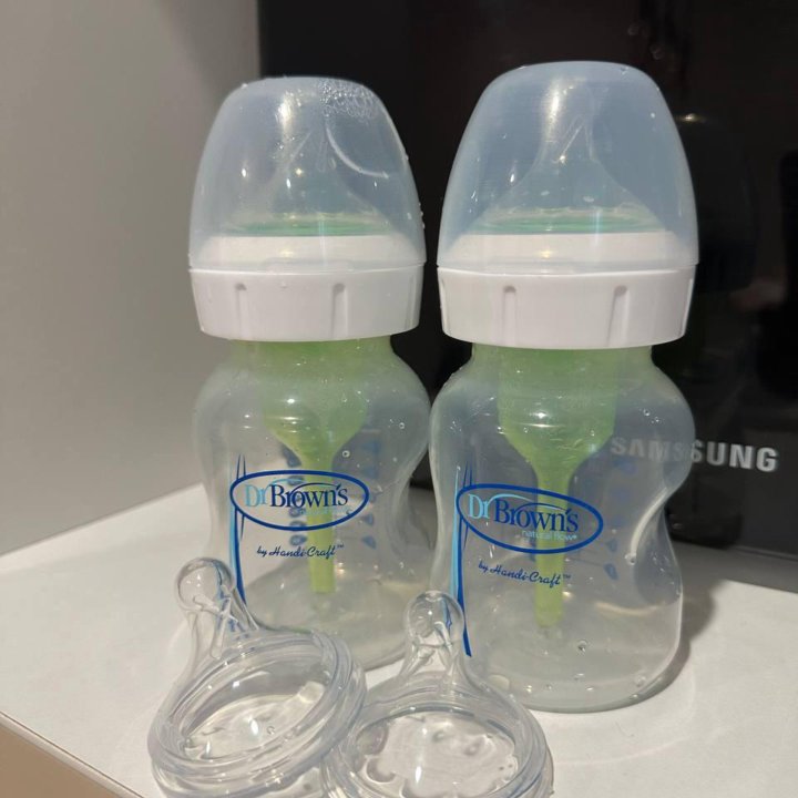 Молокоотсос Philips Avent и бутылочки