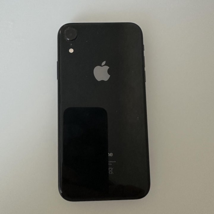 Продаю iPhone XR