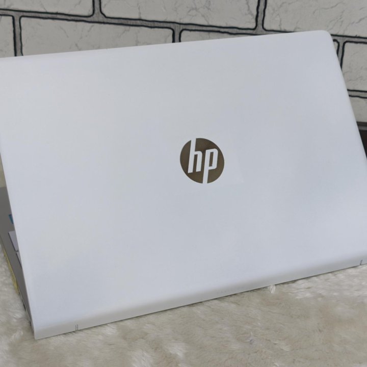 HP / i5-8250U / 8GB/SSD/FHD IPS/Подсветка/Алюминий