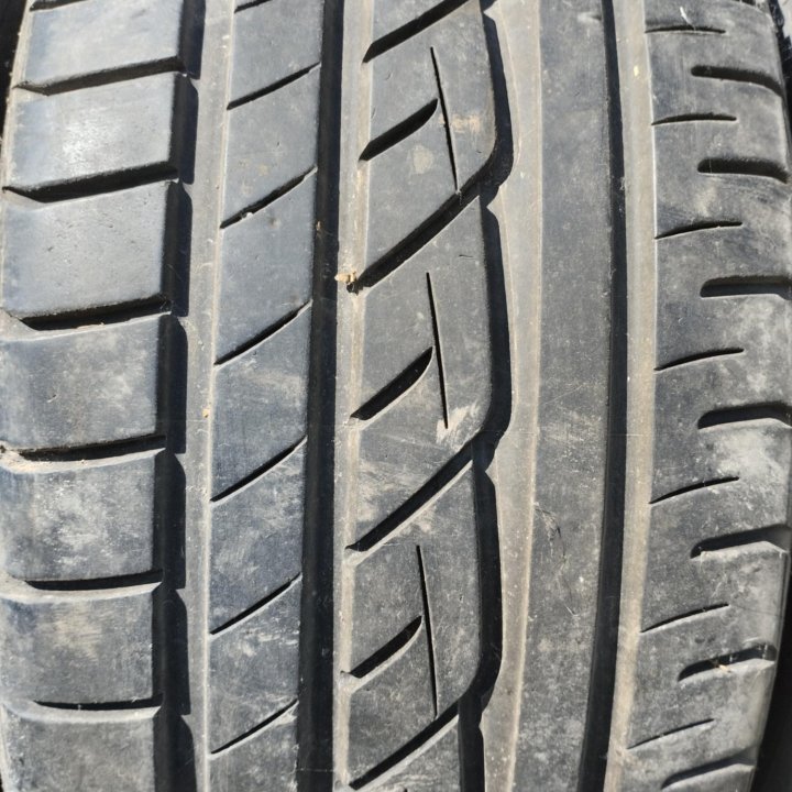 1 шт 235/45 R 17 Toyo