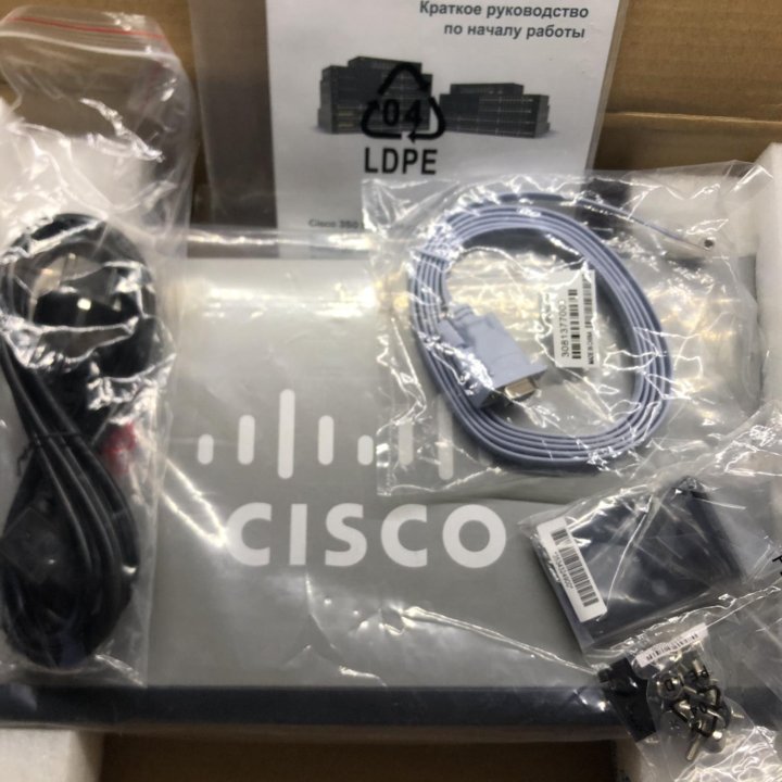 Коммутатор Cisco SG350-28-K9-EU