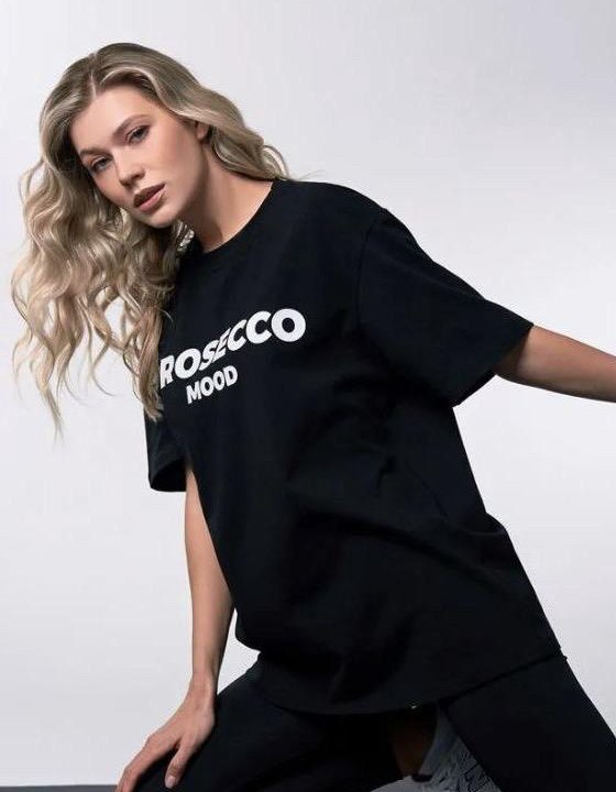 Футболка oversize черная с надписью PROSECCO MOOD