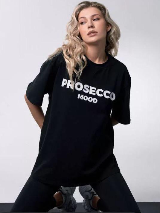 Футболка oversize черная с надписью PROSECCO MOOD