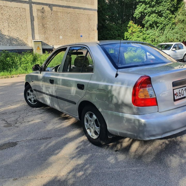 Hyundai Accent, 2004