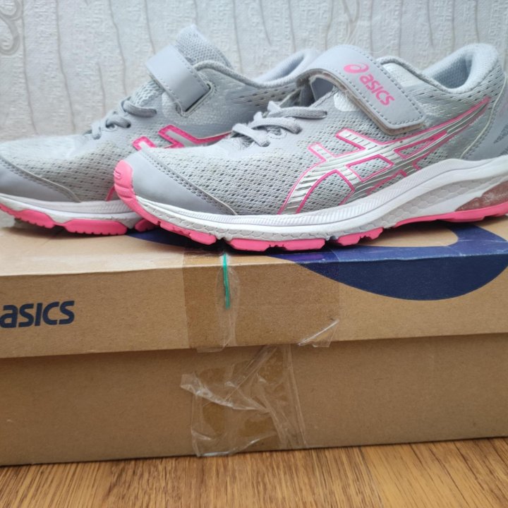 кроссовки asics